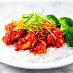 spicy korean gochujang chicken bowls - featured image